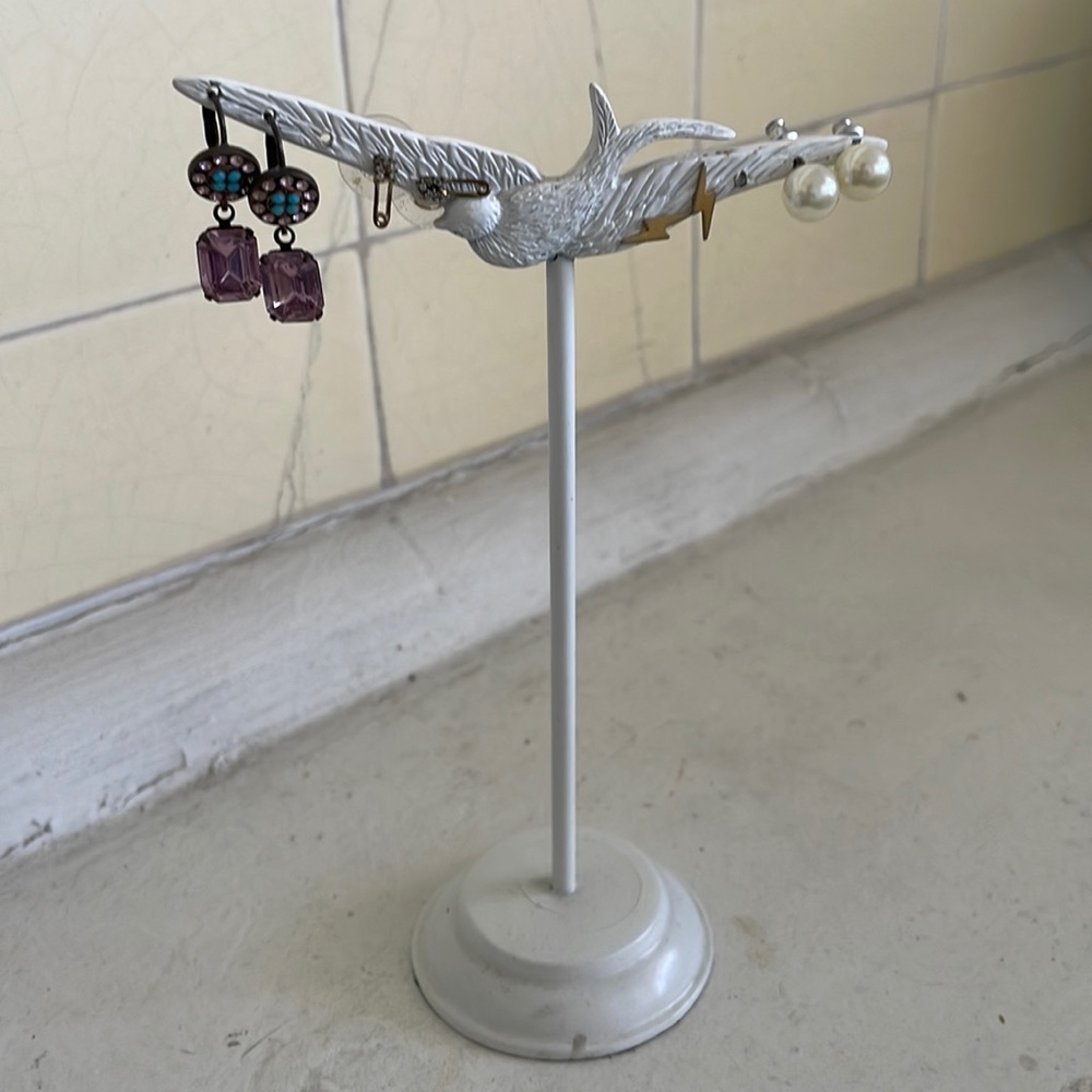 Urban outfitters bird earring holder